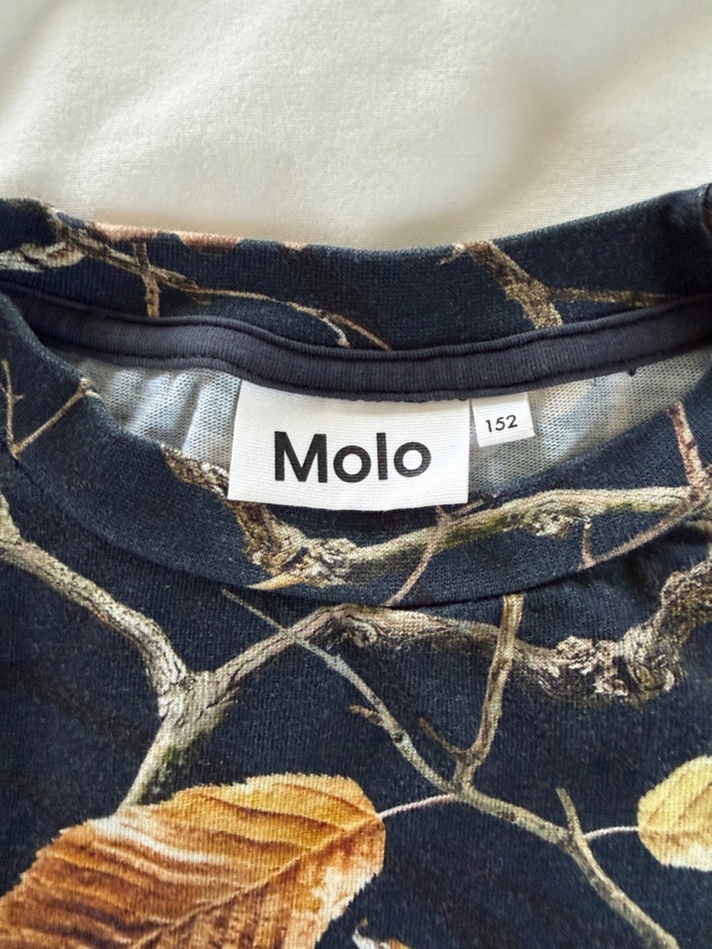 Molo Ruben Long Sleeve Tee Navy Branch Camo Print Size 12 (152) Kids - Picture 2 of 11
